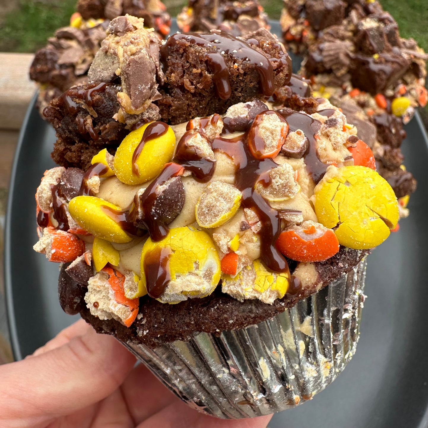 Reese’s Brownie Cookie Cupcakes