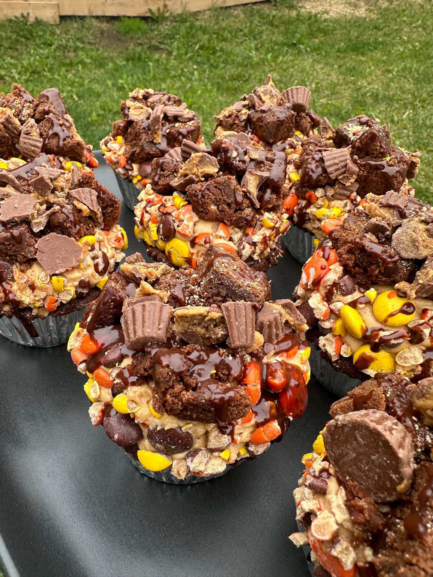 Reese’s Brownie Cookie Cupcakes